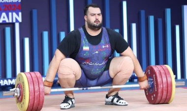 رباعان إيرانيان يحصلان على ميداليتين في البطولة العالمية لرفع الأثقال