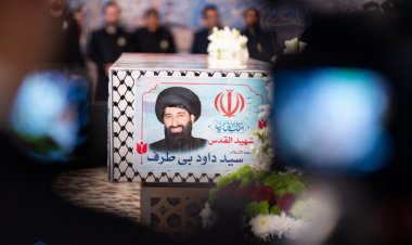 في حرم الامام الرضا تشيع رجل الدين الايراني الذي استشهد  في سوريا على أيدي عناصر جبهة النصر'ة