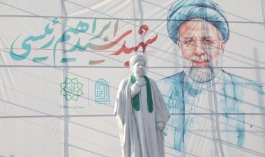 ازاحة الستار عن التمثال الجديد للرئيس آية الله رئيسي بطهران