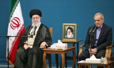 المرشد الأعلى  السيد الخامنئي يوصي بزشكيان ان يعالج موضوع تضخم الأسعار والحفاظ على قيمة العملة الوطنية