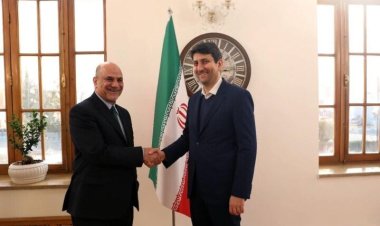 وزير الاتصالات الإيراني يشدد على ضرورة التعاون بين إيران والعراق في توفير شبكة الاتصالات