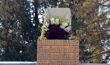 نثر الزهور على قاعة خطاب الإمام الخميني في جنة الزهراء