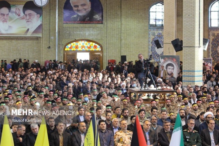 بالصور: مراسم احياء الذكرى السنوية لاستشهاد القائد سليما'ني في ايلام