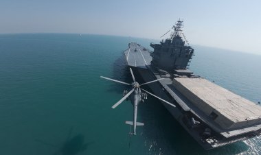 تعرف على مواصفات حاملة الطائرات المسيّرة  الايرانية "الشهيد باقري"