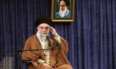 بالفيديو/قائد الثورة: التفاوض مع أمريكا ليس امرا حكيما ومشرفا وذكيا وإذا هددت أمننا فسنهدد أمنها دون ادنى شك