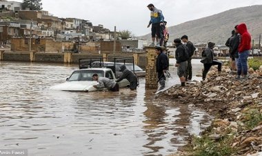 إيران.. فيضانات في محافظة كيلان تغرق عشرات المنازل في مدينة رشت