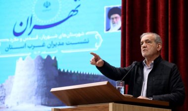 بزشكيان : نواجه حرباً اقتصاديّة واسعة والعدو يحاول ارباك انتاج بلادنا