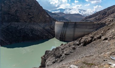 مسؤول إيراني: مخزون سدود طهران في وضع حرج والمياه السطحية تكفي لشهر واحد فقط