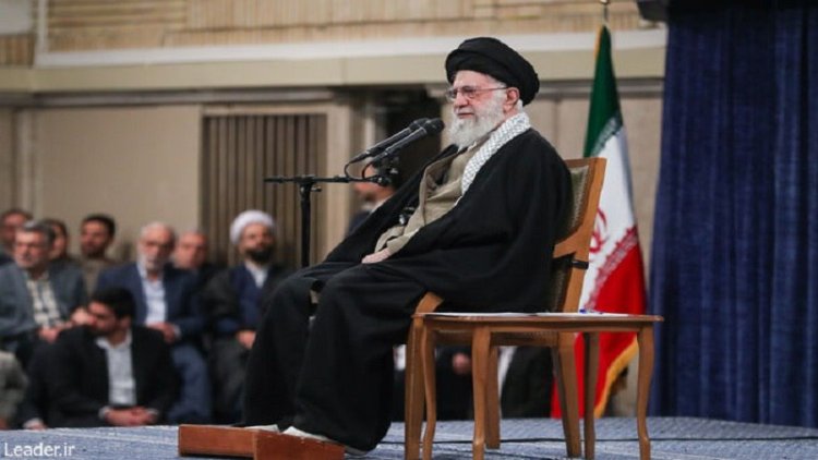 السيد الخامنئي دعوة رئيس الولايات المتحدة للتفاوض مع إيران خدعة