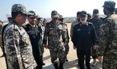 قيادات في الحرس الثوري الإيراني يتفقدون الجهوزية الدفاعية في جزر بالخليج