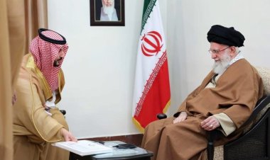 وزير الدفاع السعودي يسلّم آية الله السيد الخامنئي رسالة الملك سلمان