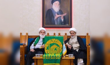 العتبة الرضوية تزور مرقد الشهيد الصدر لتقديم العزاء بذكرى الاستشهاد الـ 27