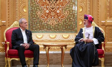 إيران وعُمان تؤكدان شراكة استراتيجية ودعم وقف دائم لإطلاق النار في غزة