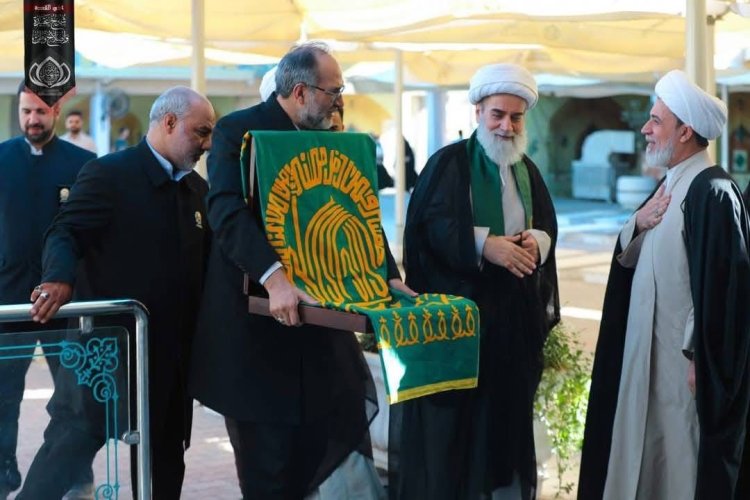 العتبة الرضوية تزور مرقد الشهيد الصدر لتقديم العزاء بذكرى الاستشهاد الـ 27