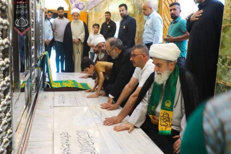 العتبة الرضوية تزور مرقد الشهيد الصدر لتقديم العزاء بذكرى الاستشهاد الـ 27
