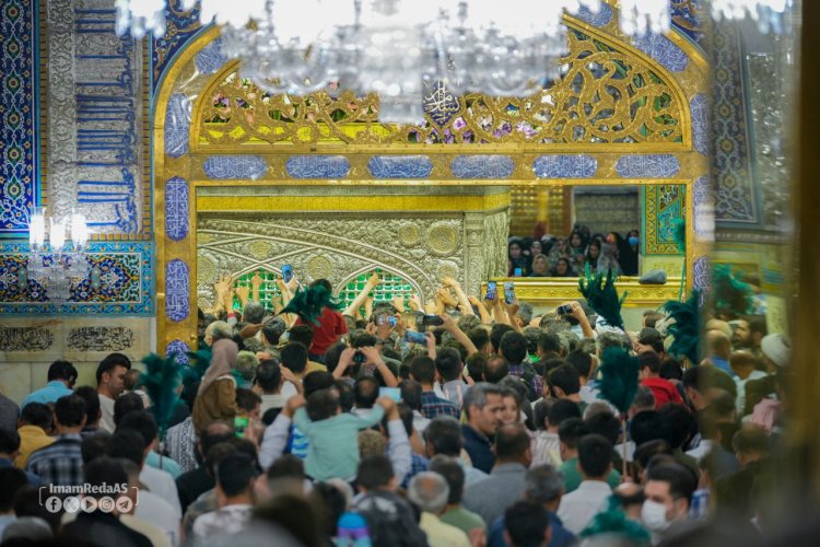 المرقد الرضوي يستضيف ملايين الزوار احتفالا بعيد ميلاد الامام الضامن الرؤوف