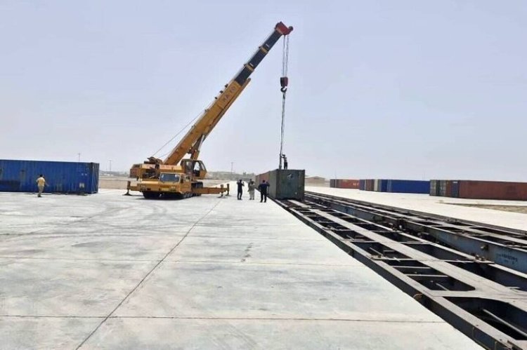إيران تعلن رسميا انطلاق أول خط ترانزيت سككي للبضائع من الصين إلى طهران