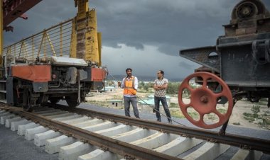 إيران تصبح حلقة الوصل بين كازاخستان وعُمان