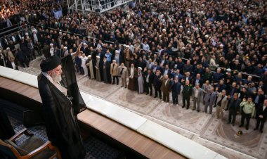 في الذكرى الـ36 لرحيل الإمام الخميني  السيد الخامنئي : إيران تحقق دورة كاملة من الوقود النووي بفضل الجهود