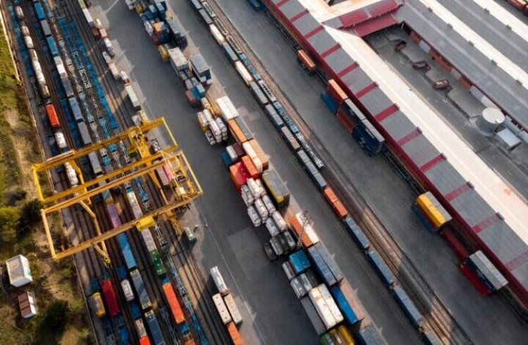إيران تصدر بضائع بأكثر من 8 مليار دولار خلال شهرين
