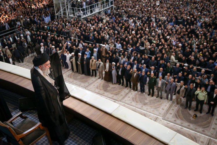 في الذكرى الـ36 لرحيل الإمام الخميني السيد الخامنئي : إيران تحقق دورة كاملة من الوقود النووي بفضل الجهود