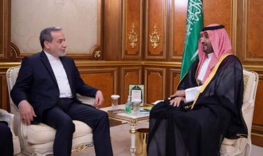 وزير الخارجية الإيراني يلتقي ولي العهد السعودي في جدة: تأكيد مشترك على الأمن الإقليمي ووقف التصعيد