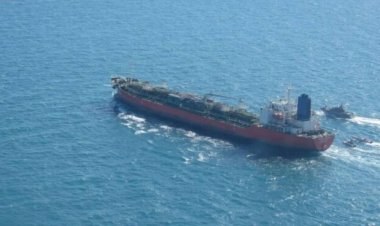 إيران تحتجز ناقلة نفط أجنبية في خليج عمان وتعتقل طاقمها