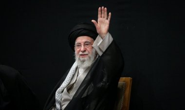 السيد الخامنئي : الحرب الأخيرة جعلت الجميع يشعر بقوة الجمهورية الإسلامية