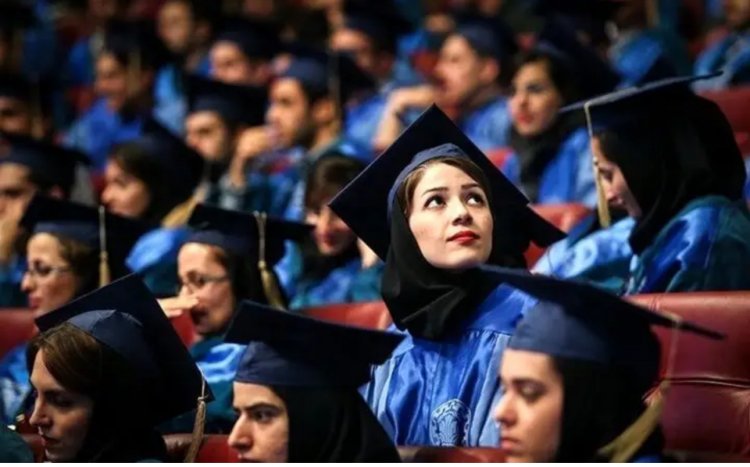 إيران: انخفاض البطالة بين خريجي الجامعات إلى 10.4% خلال عام 2025