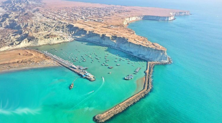 إيران.. بزشكيان يعود لفكرة نقل العاصمة طهران الى مكران  لمواجهة أزمة المياه