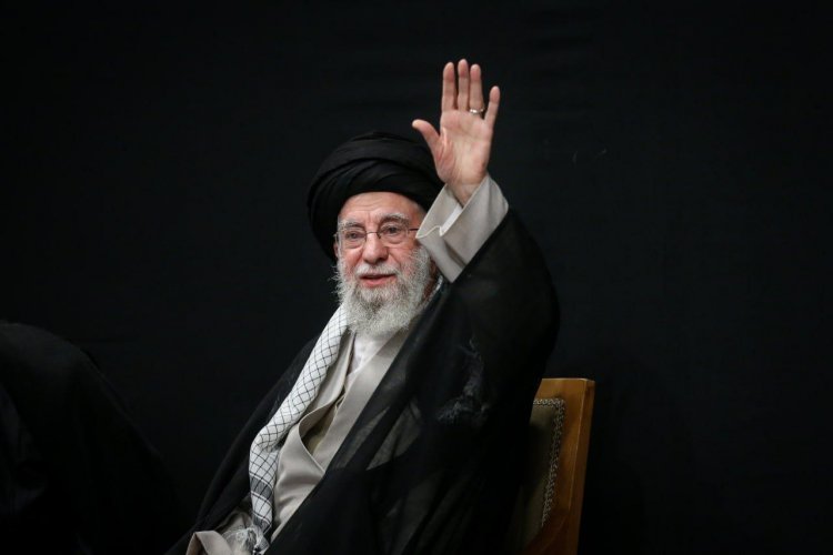 السيد الخامنئي : الحرب الأخيرة جعلت الجميع يشعر بقوة الجمهورية الإسلامية