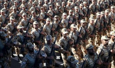 قائد الجيش الإيراني: الصواريخ والمسيرات «على أتم الجهوزية» للرد على أي عدوان