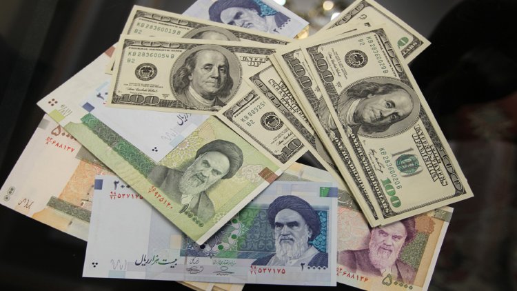 صحيفة إيرانية: الحكومة قادرة على ضبط تقلبات سوق الصرف بضخ 500 مليون دولار