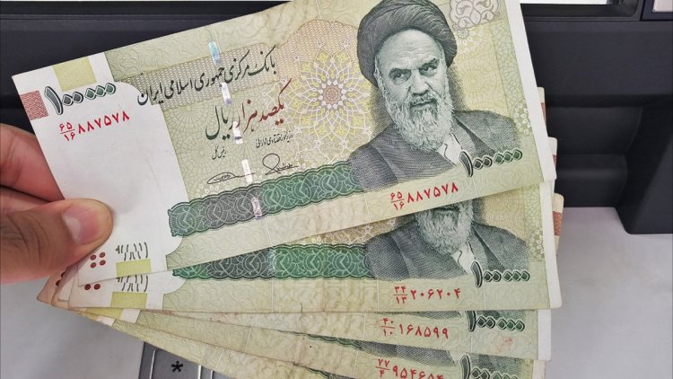 المركزي الإيراني يشرح آلية حذف أصفار العملة الوطنية