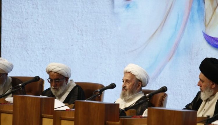 المرجع الديني آية الله السبحاني: النجف الأشرف جامعة عالمية بقيت وضاءة منذ ألف سنين