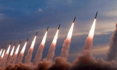 نيويورك تايمز: إيران ستطلق 2000 صاروخ دفعة واحدة في الحرب المقبلة