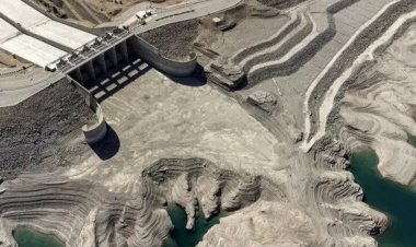 انخفاض منسوب المياه يوقف توليد الكهرباء في سدّ كرخة