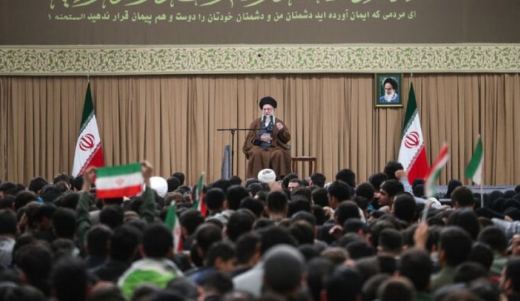 قائد الثورة الاسلامية : الخلاف بين الجمهورية الإسلامية وامريكا جوهري، وليس تكتيكيا