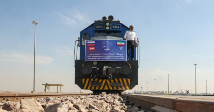 وصول أول قطار شحن بضائع من روسيا إلى إيران عبر كازاخستان وتركمانستان