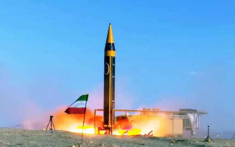 واشنطن وطهران إلى طاولة مسقط وسط «خطوط حمراء» وتأهب عسكري غير مسبوق