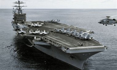 ضابط الاستخبارات الأميركي ريتر: يمكن لإيران إرسال حاملة الطائرات لقاع المحيط
