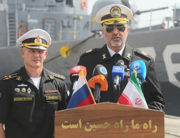 مناورات بحرية مشتركة للقوات البحرية الإيرانية والروسية تُجرى غدًا