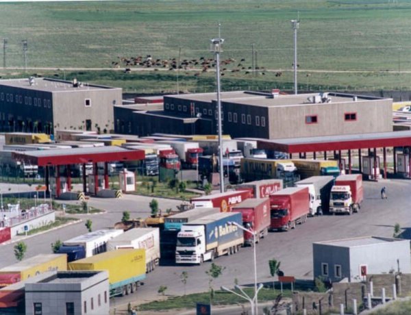 الصادرات الإيرانية تشهد نمواً بـ 7٪ خلال حكومة بزشكيان