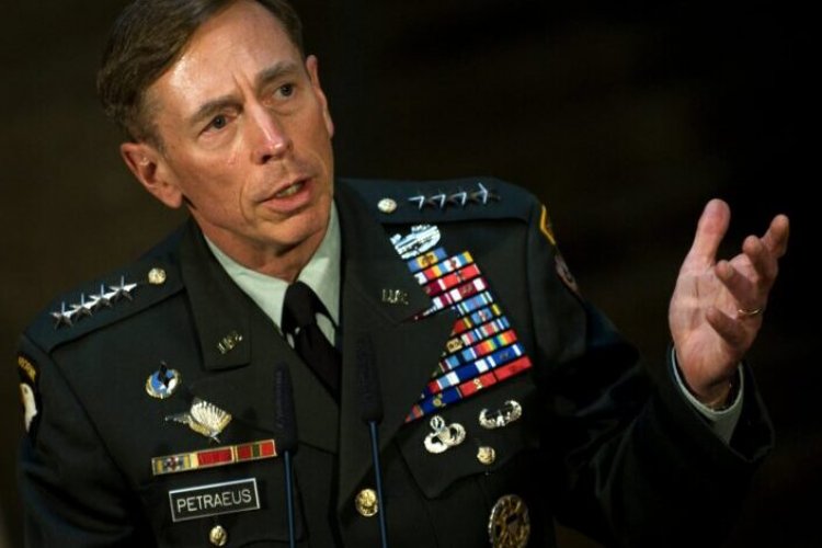 المدير السابق لـ”سي آي إيه”: ضرب إيران لن يؤدي إلى تغيير النظام (للأسف)