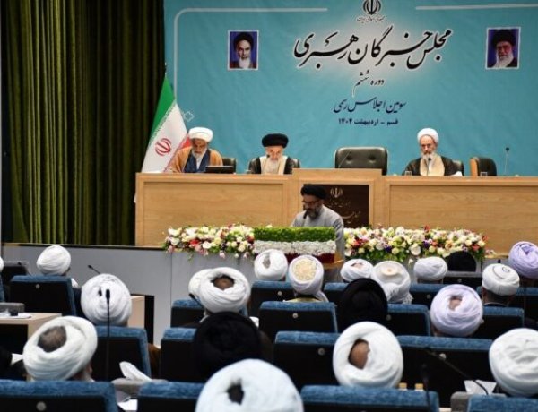 التوصل إلى توافق بين الأغلبية بشأن خليفة آية الله الشهيد خامنئي