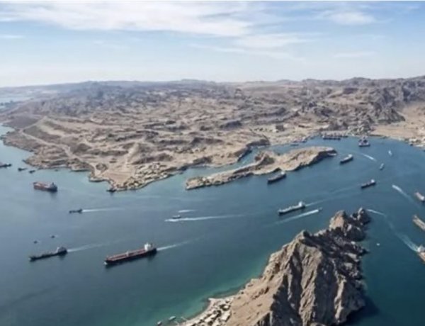 مسؤول إيراني: حصار الموانئ الجنوبية مجرد رواية إعلامية ولم ينفذ على أرض الواقع