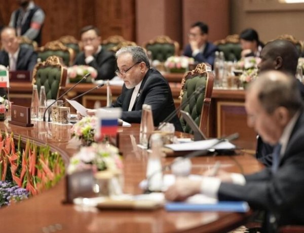 تصعيد دبلوماسي في بريكس: وزير الخارجية الإيراني يحمّل الإمارات مسؤولية دعم العدوان